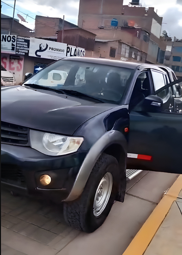 MITSUBISHI L200 2013 MOD 2014 