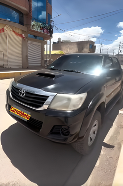 TOYOTA HILUX 4X4 2015